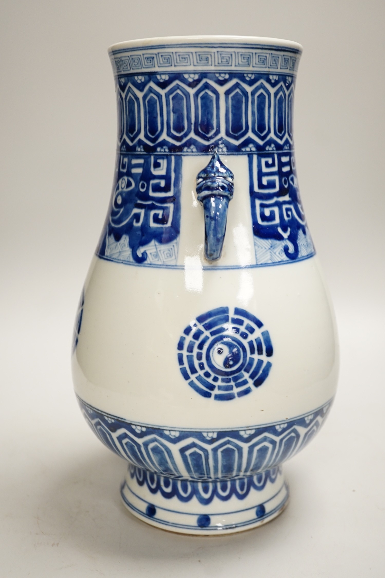 A Chinese blue and white vase. 32cm tall